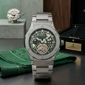 Mens Hublot Skeleton Collection Watch Date Display Feature