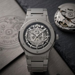 Mens Hublot Skeleton Collection Watch Date Display Feature