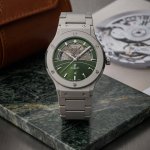 Mens Hublot Skeleton Collection Watch Date Display Feature