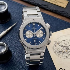 Mens Hublot Skeleton Collection Watch Date Display Feature