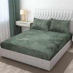 Solids Fitted Flannel Bedsheet with 2 Pillow Covers Size: 95x105 inches
